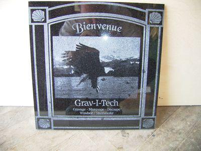 Plaque en marbre gravé
